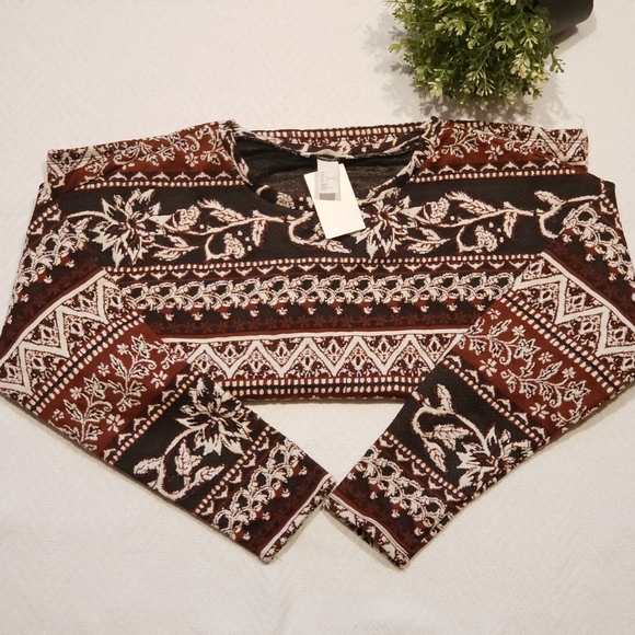 NWT {H&M} Sweater - Picture 2 of 5